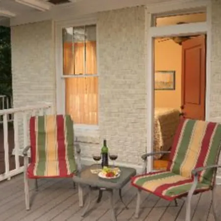 Delta Street Inn-3